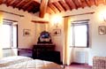 Tuscany - holiday vacation rental apartments, close to Siena, Arezzo and Florence, Italy. Swimming pool.
