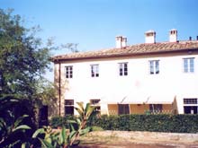 Tuscany - holiday rentals, farmhouse apartment accommodation.