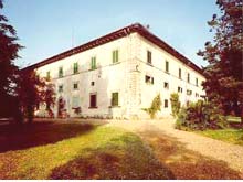 Holiday rental apartments in Tuscany, Italy, 25K west of Florence. Villa la Costaglia.