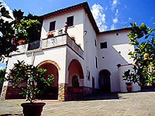 A 16th century villa to rent, close to Florence